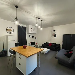  Appartement Spacieux F2 Climatisé Proche De La